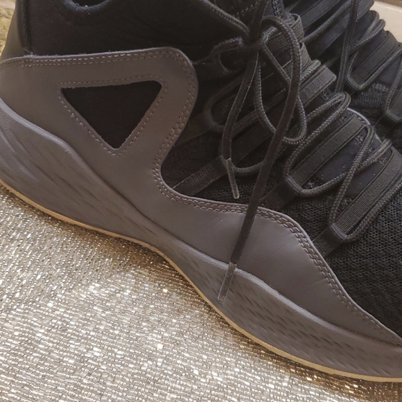 SOLD!! JORDAN Formula 23 Dark Gray - Size 11 - Picture 2 of 10